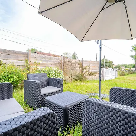 Maison De A Pour 4 Pers. - Calme Et Nature Avec Jardin Inclus - Fr-1-50-176 Ferienhaus